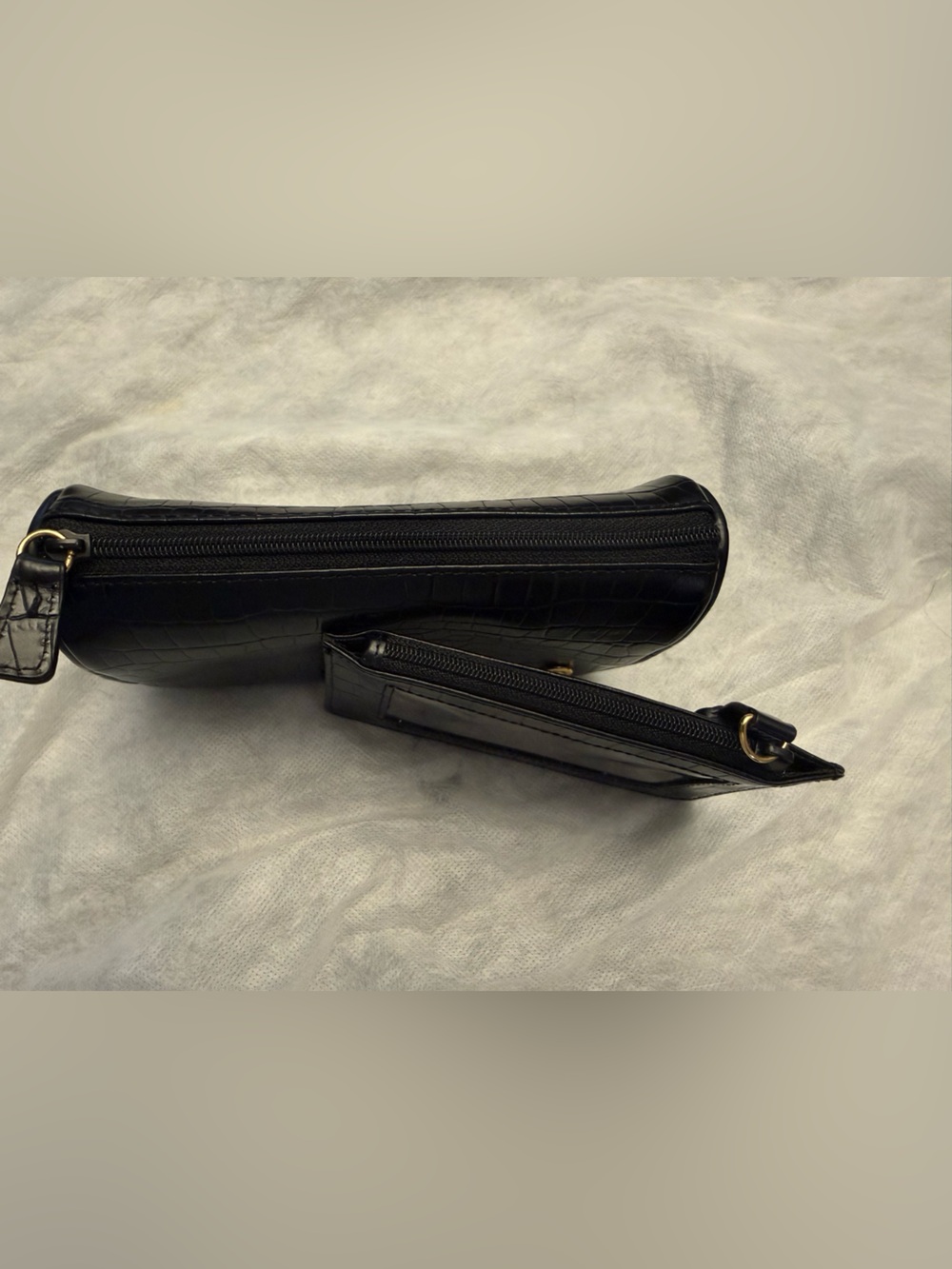 Vintage Etienne Aigner black croc-embossed leather pouch clutch & ID card holder - Picture 4 of 8